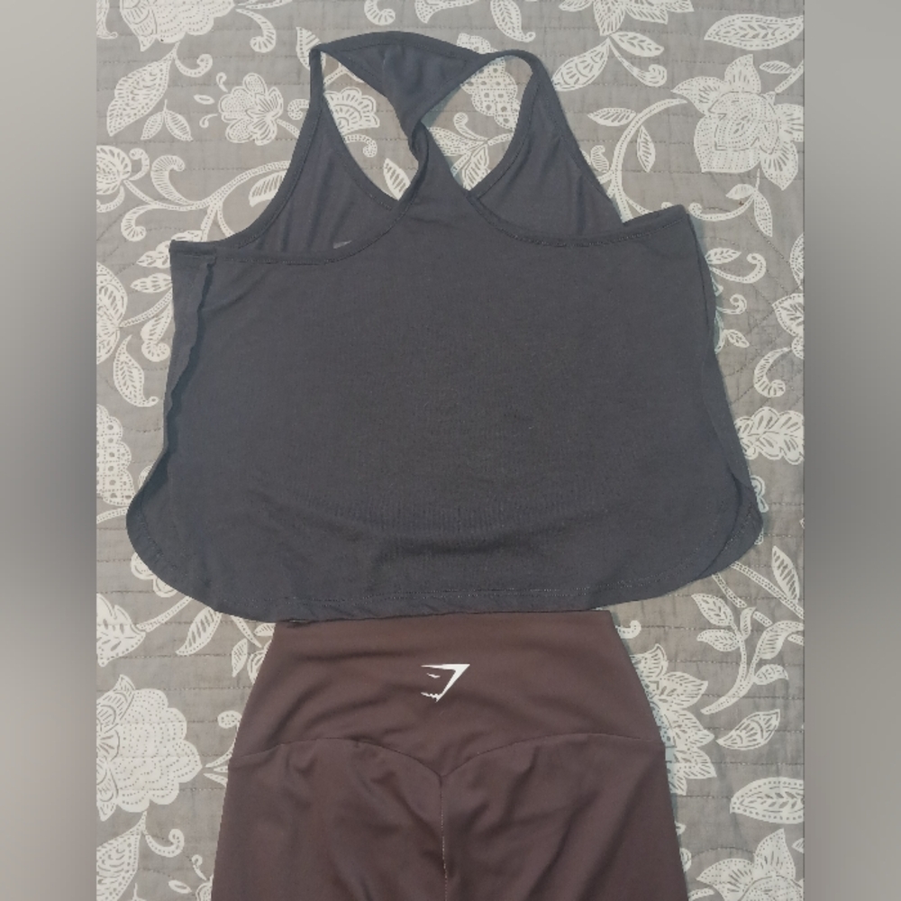 Gymshark Workout Set - Picture 2 of 4
